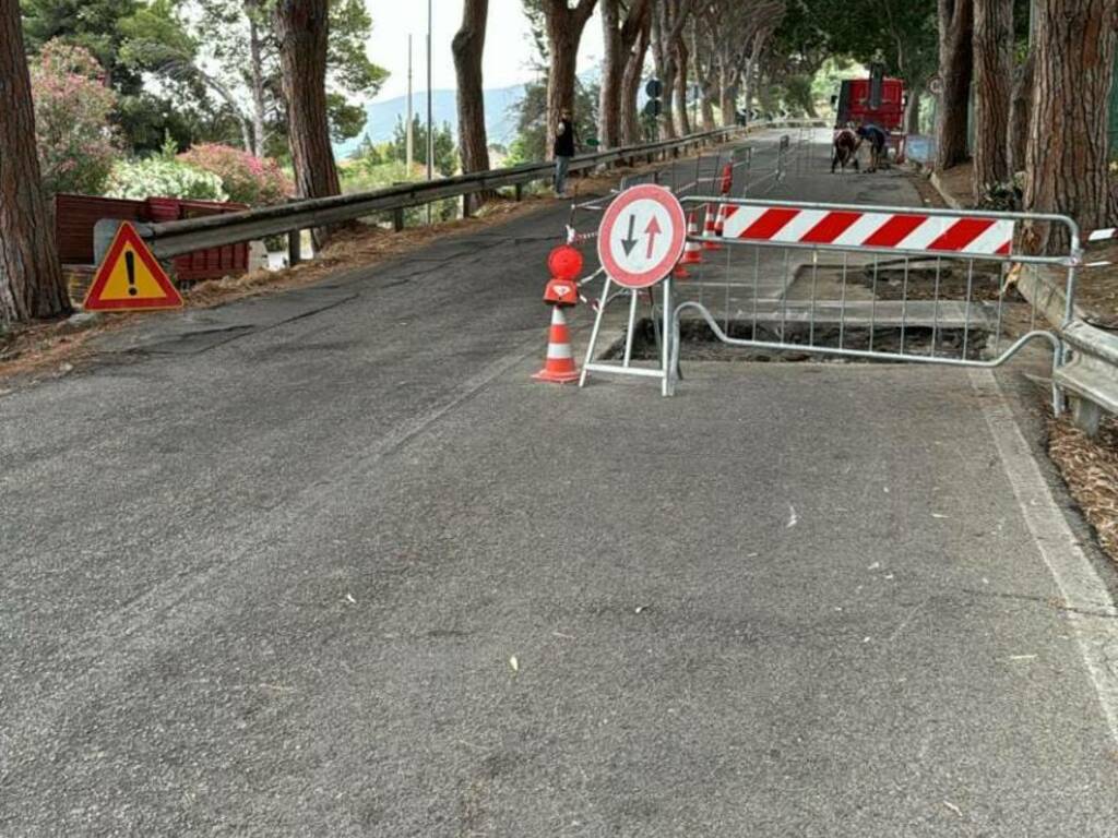 Lavori di manutenzione della  strada di via dietro Castello e pedonale Rocca