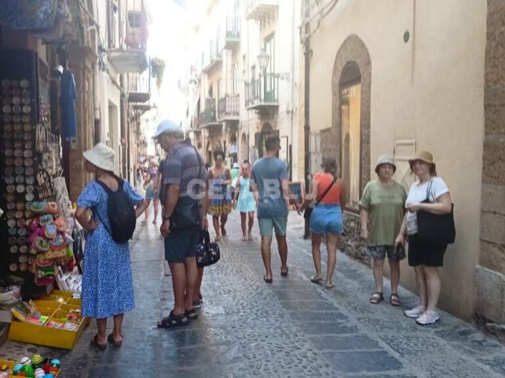 Turisti Cefalù 